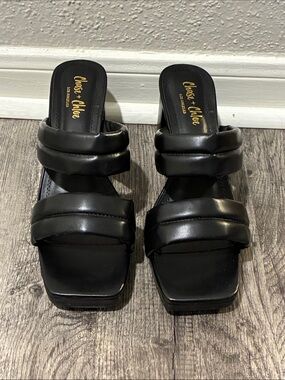Chase + Chloe Black Double-Padded Slide Mules